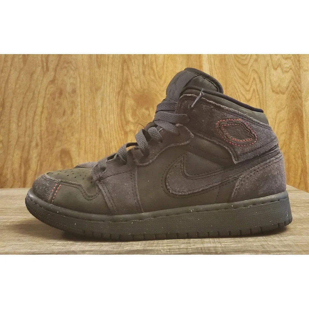 Air Jordan 1 Mid SE Craft Sneakers Youth Size‎ 4Y Smoke Gray Black Red